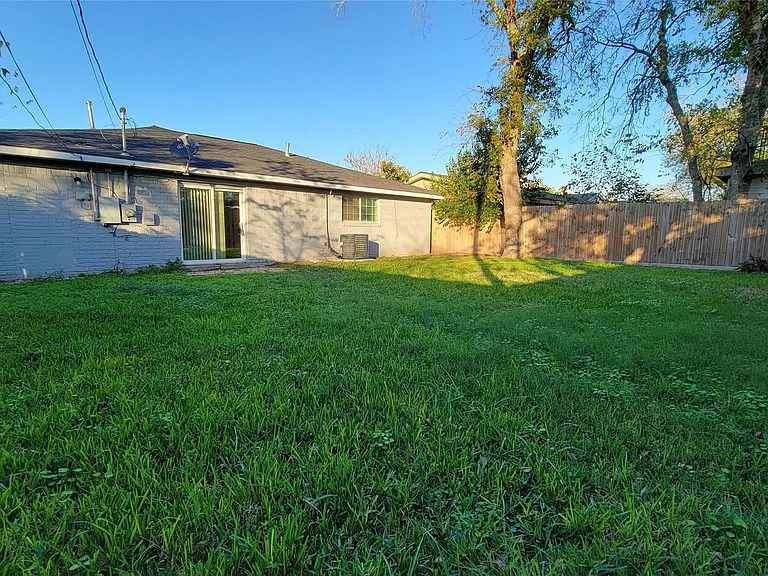 3819 Heatherbrook Dr — Photo 12