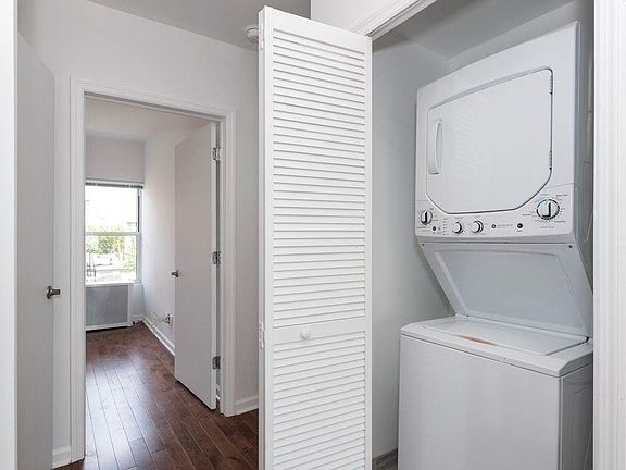 3rd image of 77 Newell St APT 2