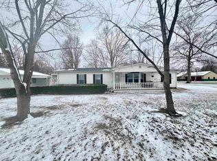 679 E 7th St, Clinton, IN 47842