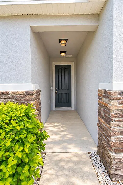 4 bed, 2.0 bath, 1696 sqft, $2,650 — Photo 4