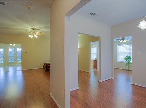 4th image of 5614 Lee Hutson Ln