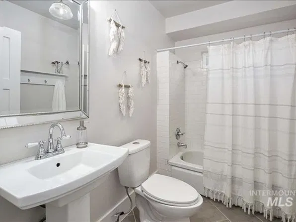 103 S Juniper St #3, Nampa, ID 83686