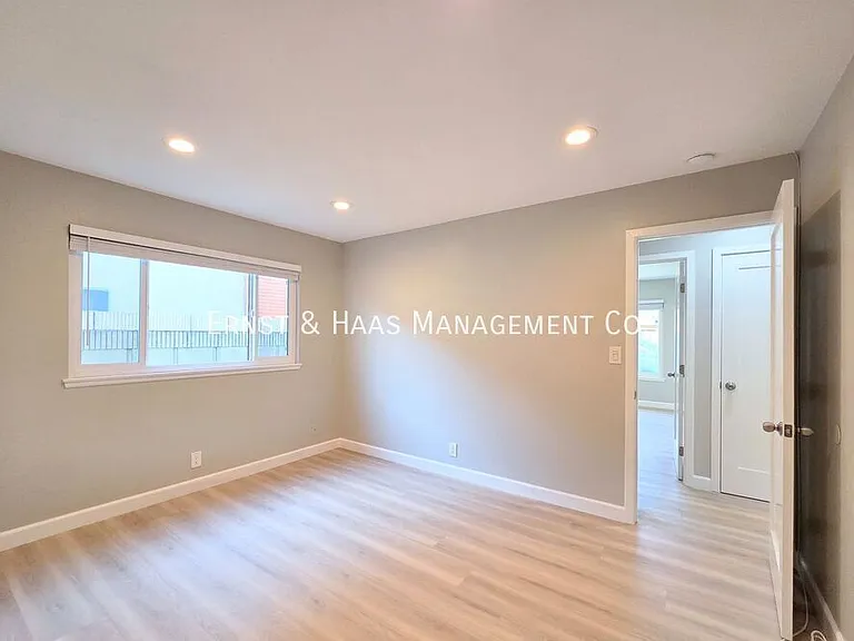 13118 Carolyn St — Photo 18