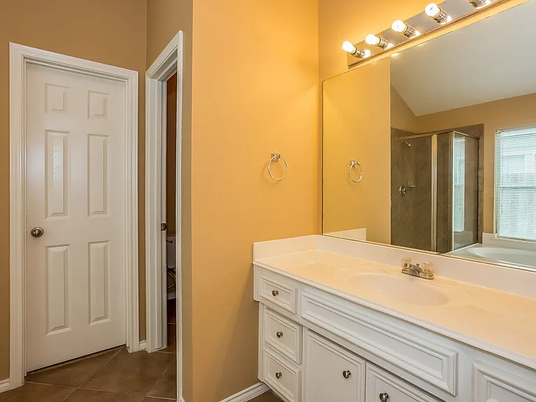 16531 Strathmore Manor Ln — Photo 12