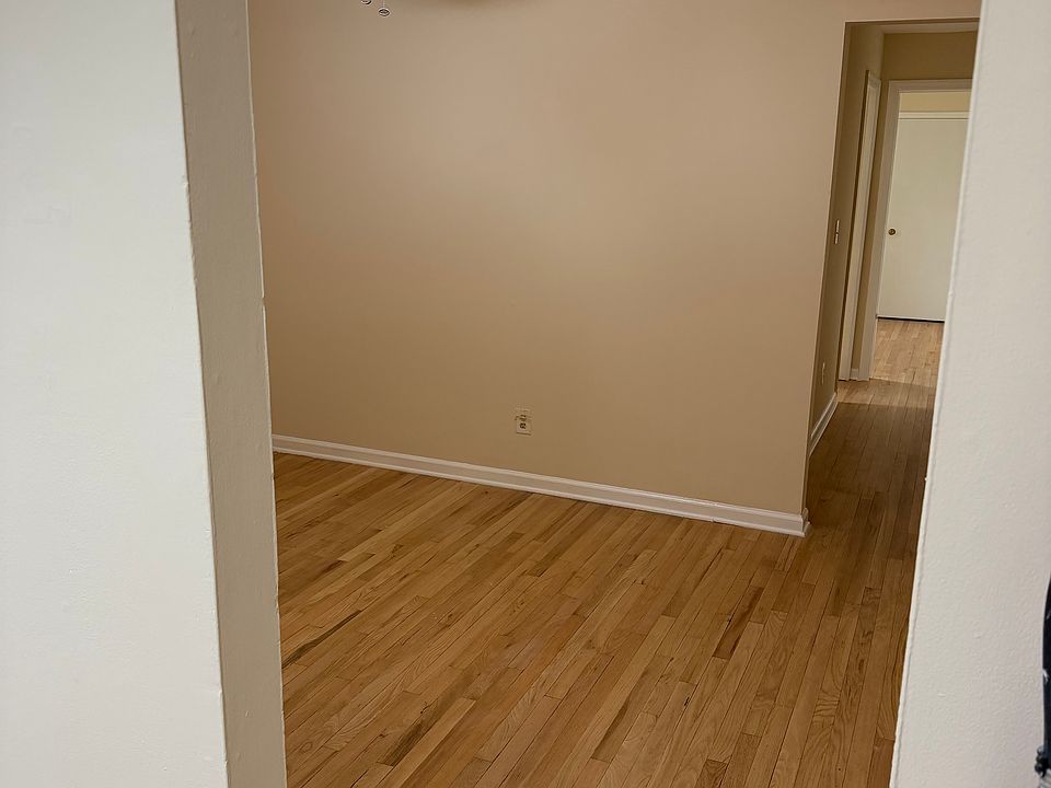 1st image of 240 S Main St APT 4