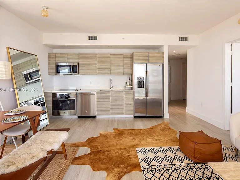 121 NE 34th St #2701 — Photo 1
