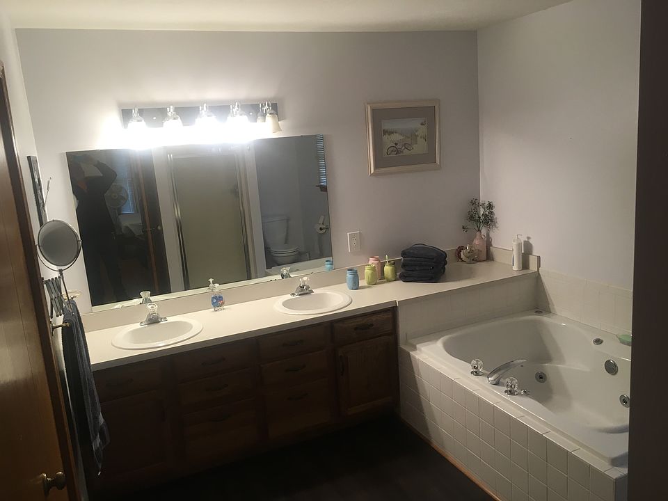 1st image of 2611 Foxwood Dr