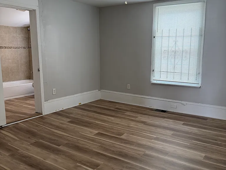 835 North Ave NW — Photo 9