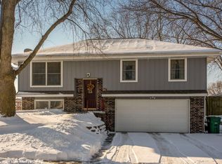 610 Parkview Ln, Carlisle, IA 50047