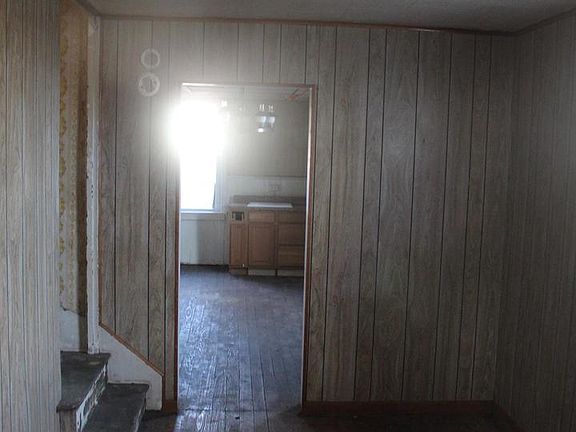 5th image of 428 Cook St