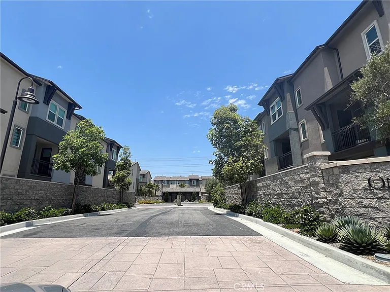 7358 Parker Ln — Photo 36
