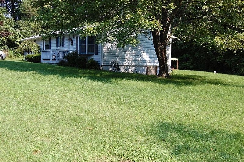 1st image of 903 Willow Dr