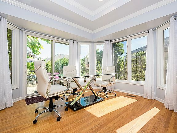 Bright eat in dining