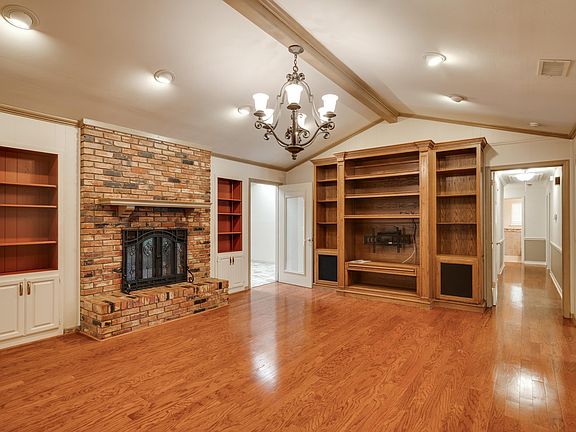 4th image of 2408 Merrimac Dr