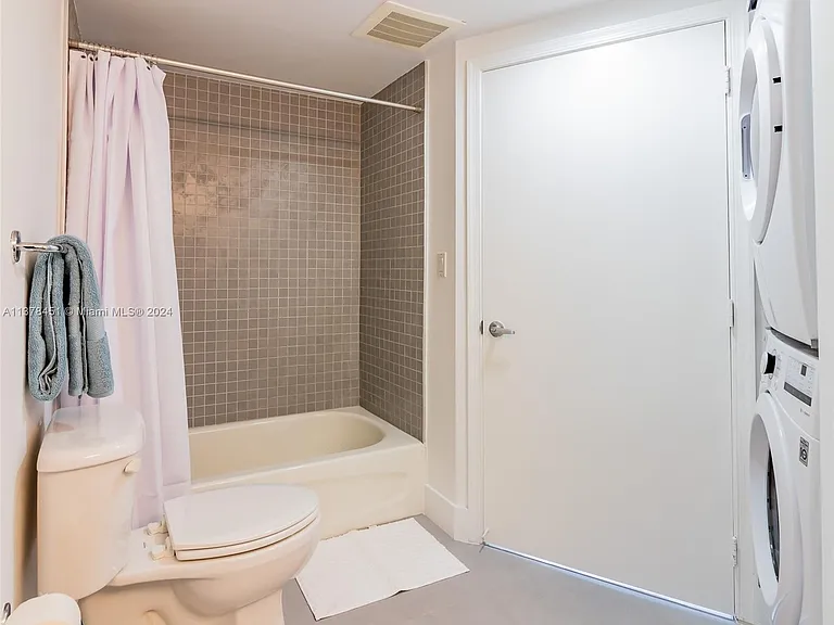 1750 N Bayshore Dr #3201 — Photo 28