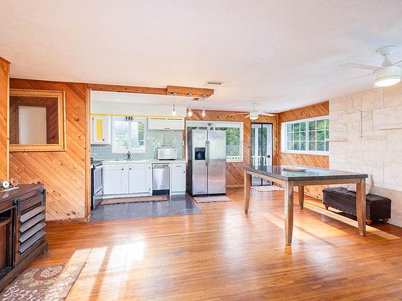 5th image of 148 Pointview Rd