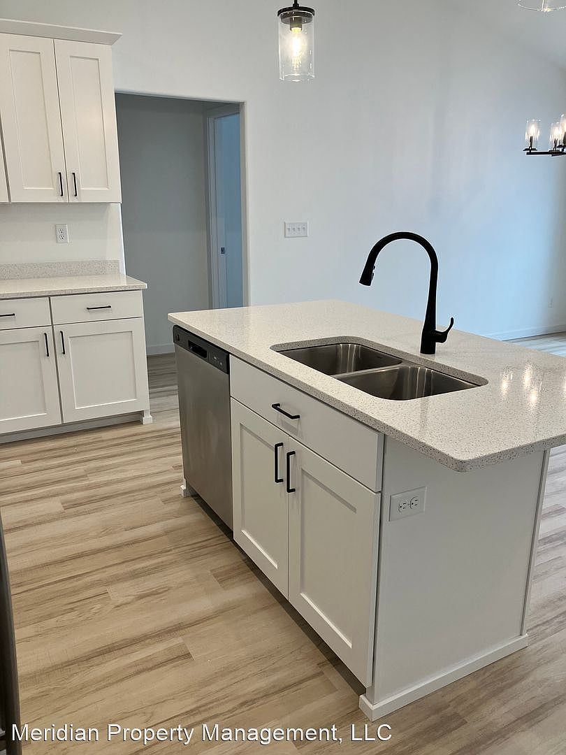 825 5th St SE, Mayville, ND 58257 Zillow