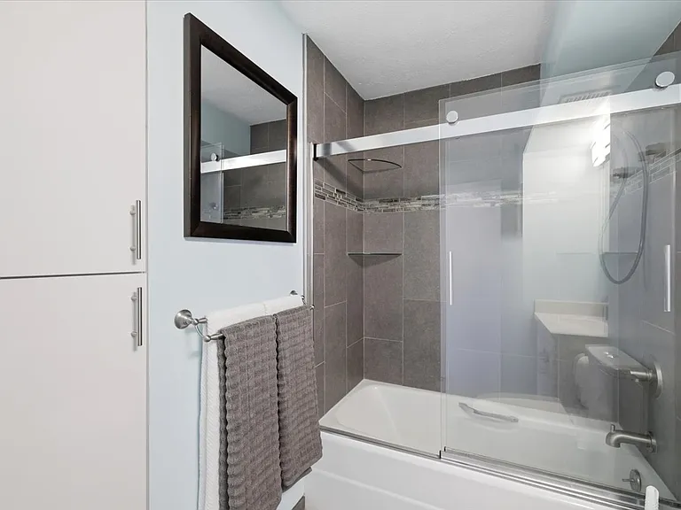 2421 Ala Wai Blvd #2 — Photo 2