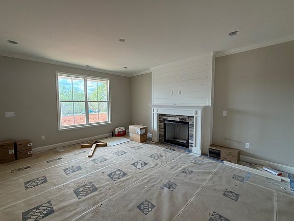 4th image of 220 Water Mill Rd