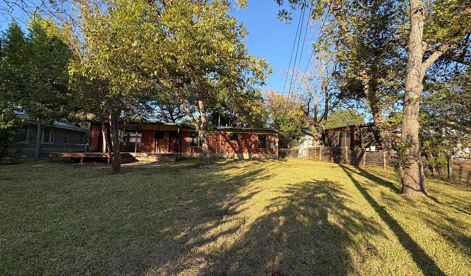 3 bed, 1188 sqft, $2,200 — Photo 2