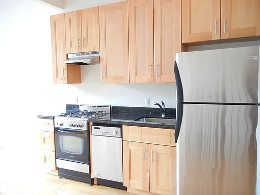 Rented by Brooklyn Heights Real Estate Inc | media 22