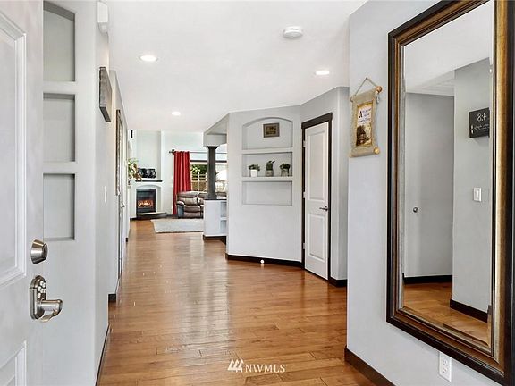3rd image of 1875 McKinley St