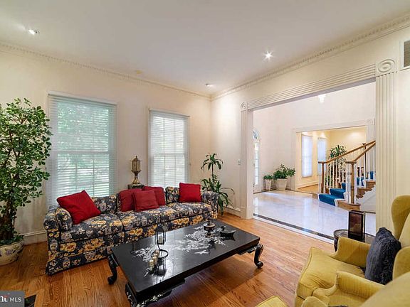5th image of 2420 Fox Creek Ln
