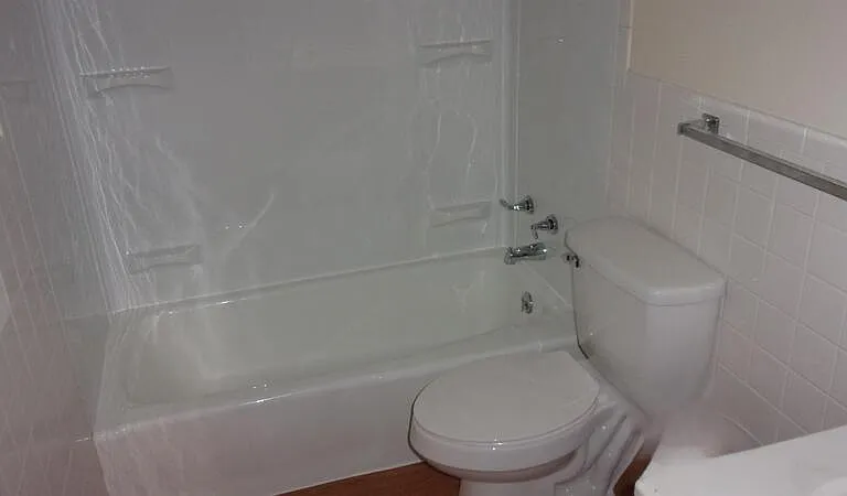 460 Laurel Dr — Photo 8