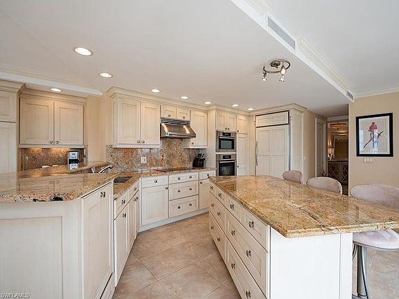 5th image of 4451 Gulf Shore Blvd N APT 1402