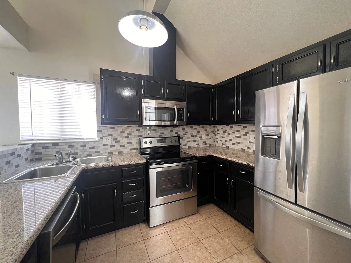 Cute home centrally located in Fallon, NV — Photo 2
