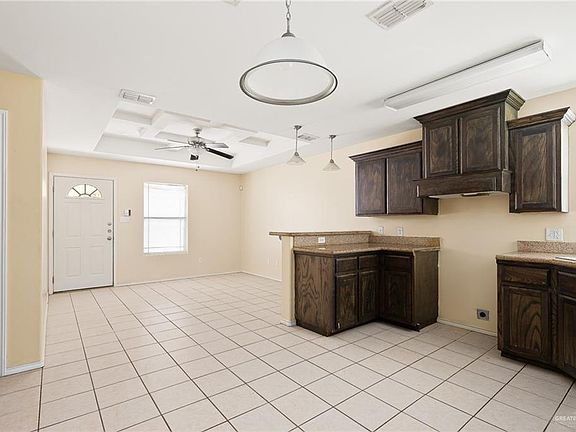 4th image of 405 E 2nd St APT C