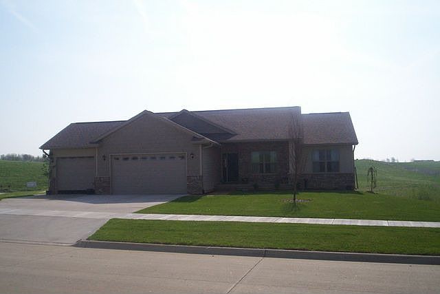 1st image of 221 W Cherry Ln
