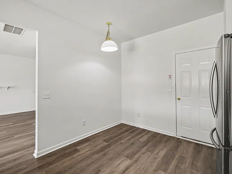 8169 Kincaid Ct — Photo 9