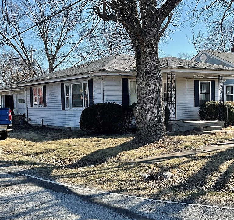 1st image of 1094 N Westlawn Ave