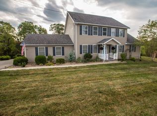141 Apple Ridge Dr, Beaver, WV 25813