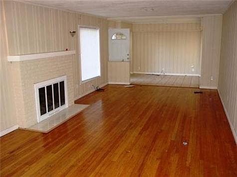 4th image of 2046 N 33rd Ter