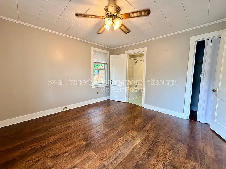 2351 Brownsville Rd — Photo 9