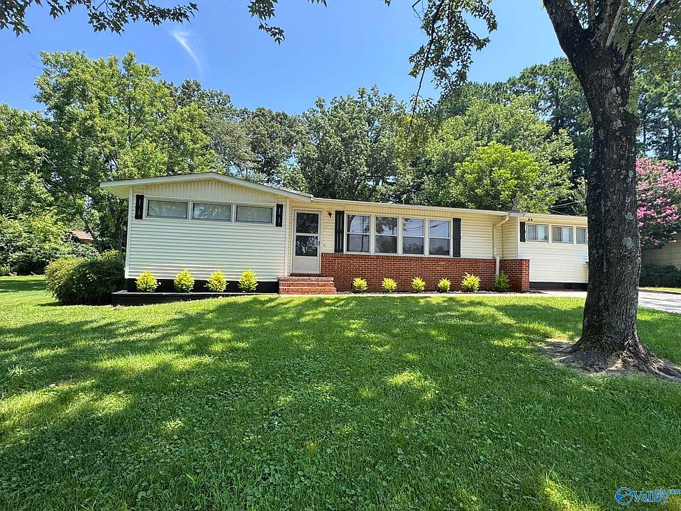 1st image of 2617 Waltham Dr NE