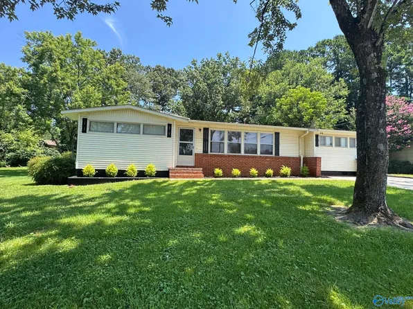 2617 Waltham Dr NE, Huntsville, AL 35811