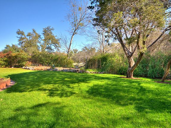 4th image of 10301 Spicewood Mesa