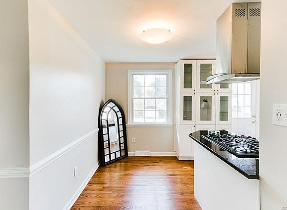 5th image of 6731 Kensington Ave