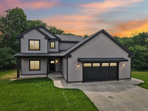 954 Hay Creek Trl, Reedsburg, WI 53959