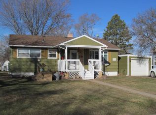 410 E 5th St, Redfield, SD 57469