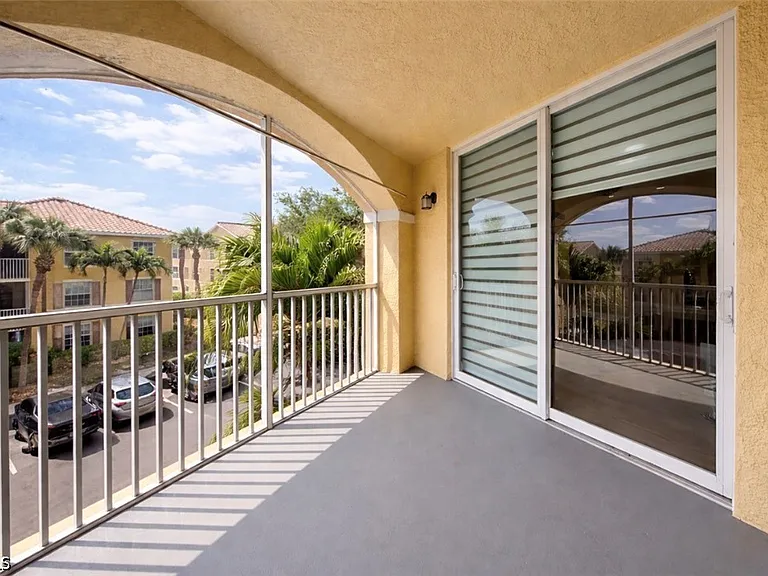 4122 Residence Dr #117 — Photo 2