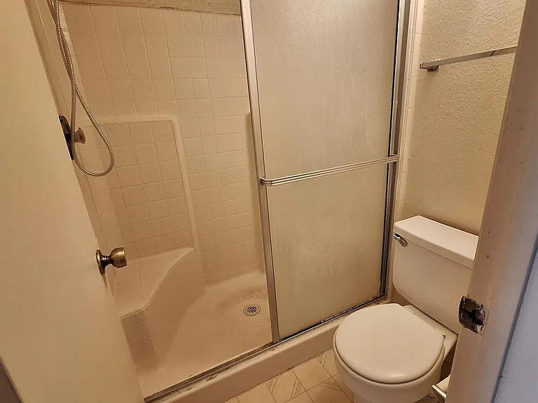 1430 E Hillside Pl — Photo 7