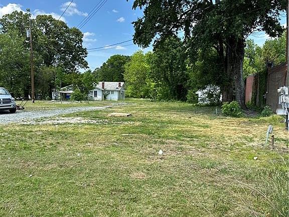 2nd image of 3024 W English Rd