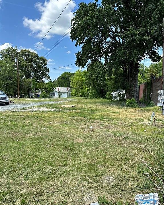 2nd image of 3024 W English Rd