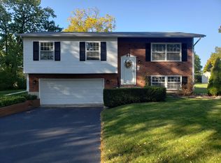 857 Casa Solana Dr, Wheaton, IL 60189