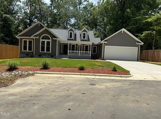 820 E Cardinal Dr, Fuquay Varina, NC 27526