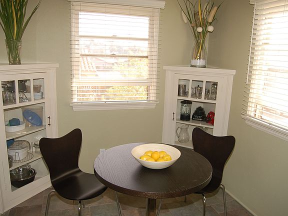 Breakfast room